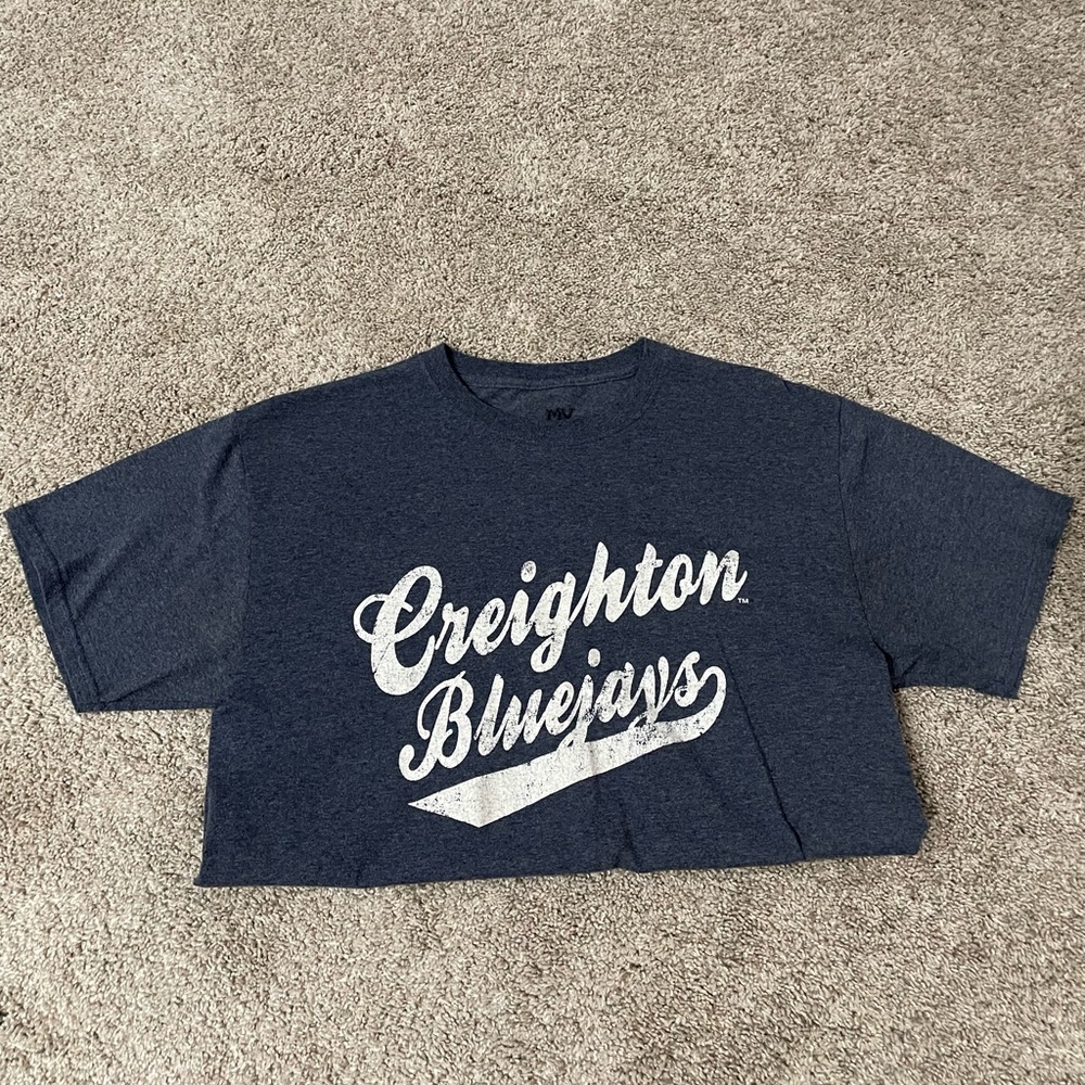 Size medium creighton gray blue shirt sleeve top
